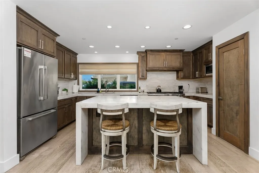 200 E Balboa Boulevard, Newport Beach, California 92661 home-pic-11