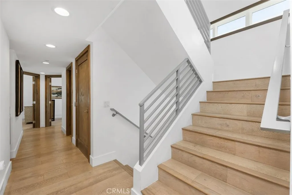 200 E Balboa Boulevard, Newport Beach, California 92661 home-pic-17
