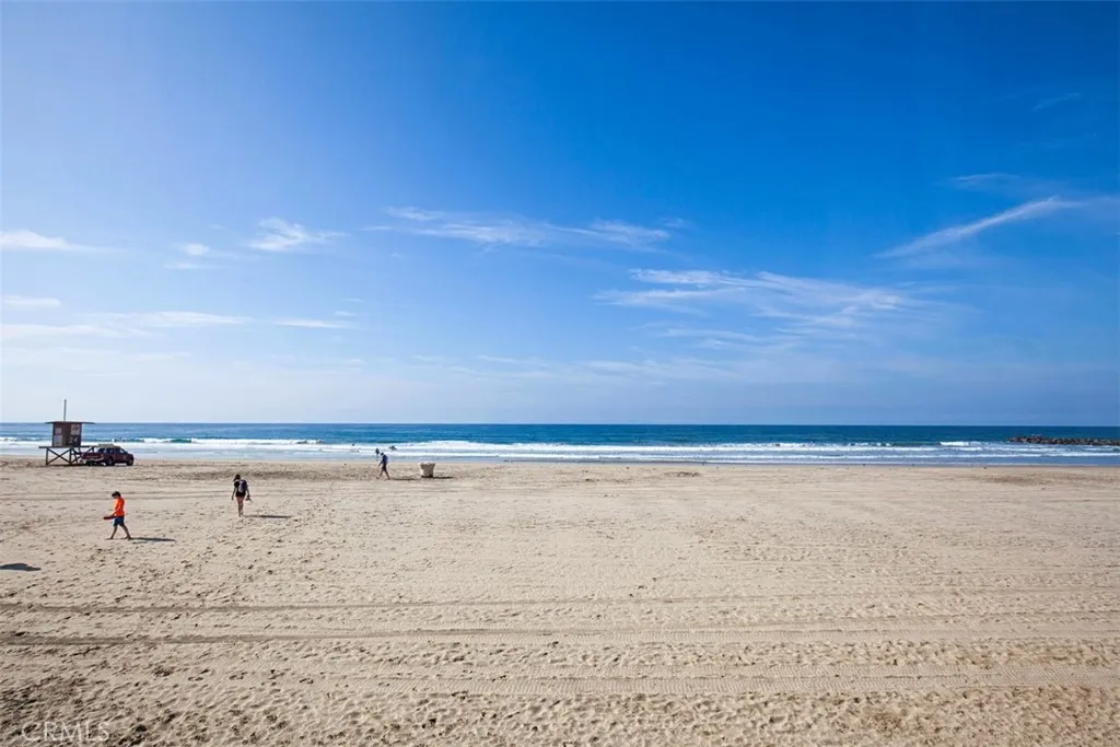 200 E Balboa Boulevard, Newport Beach, California 92661 home-pic-64