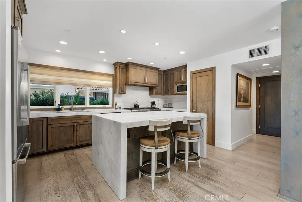200 E Balboa Boulevard, Newport Beach, California 92661 home-pic-10