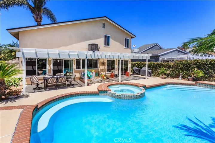 1224 N Foxton Cir, Anaheim Hills, California 92807