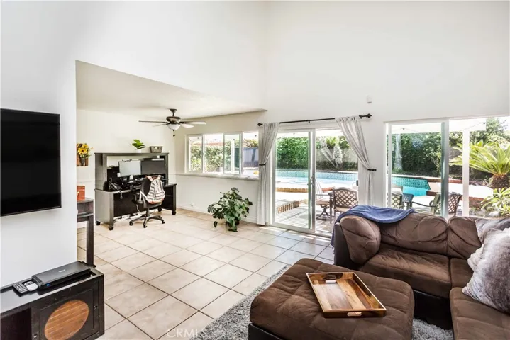1224 N Foxton Cir, Anaheim Hills, California 92807