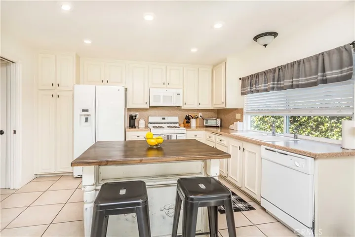 1224 N Foxton Cir, Anaheim Hills, California 92807