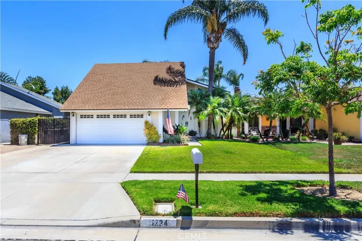 1224 N Foxton Cir, Anaheim Hills, California 92807