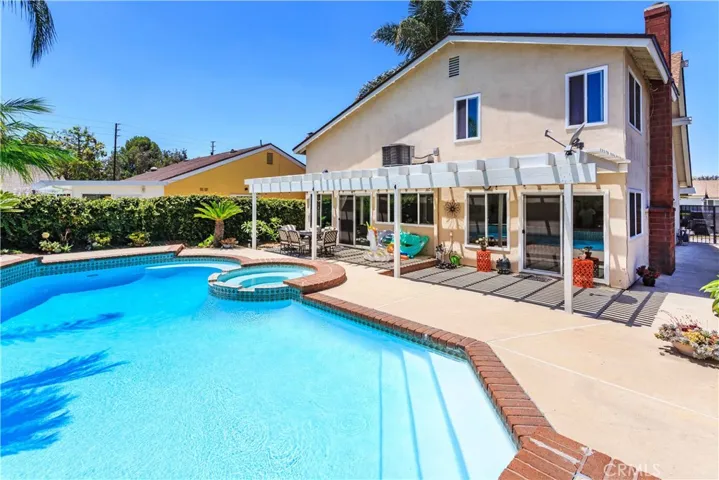 1224 N Foxton Cir, Anaheim Hills, California 92807