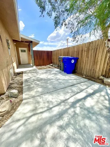 6587 Oasis Avenue B, 29 Palms, California 92277