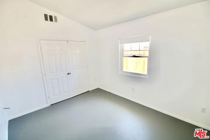 6587 Oasis Avenue B, 29 Palms, California 92277