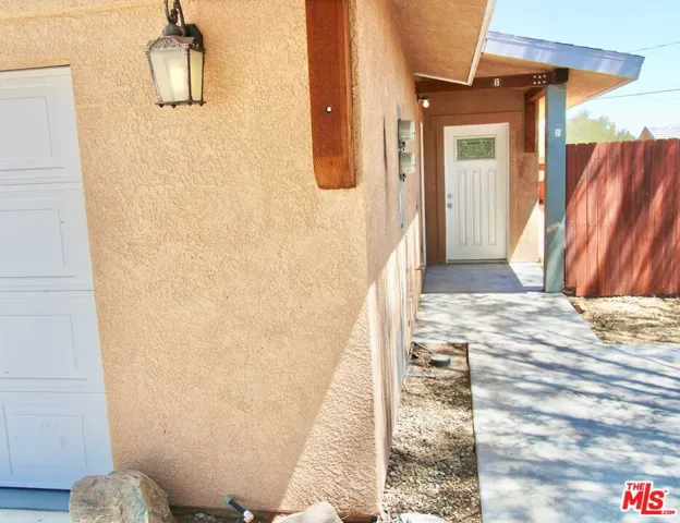 6587 Oasis Avenue B, 29 Palms, California 92277