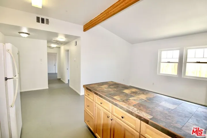 6587 Oasis Avenue B, 29 Palms, California 92277