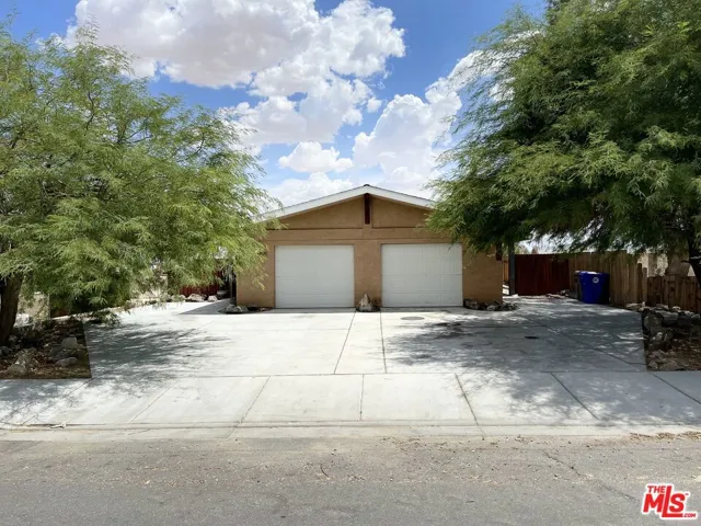 6587 Oasis Avenue B, 29 Palms, California 92277