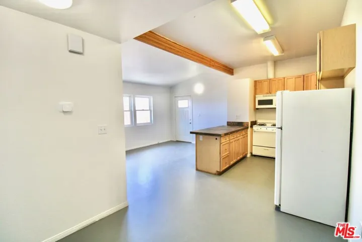 6587 Oasis Avenue B, 29 Palms, California 92277