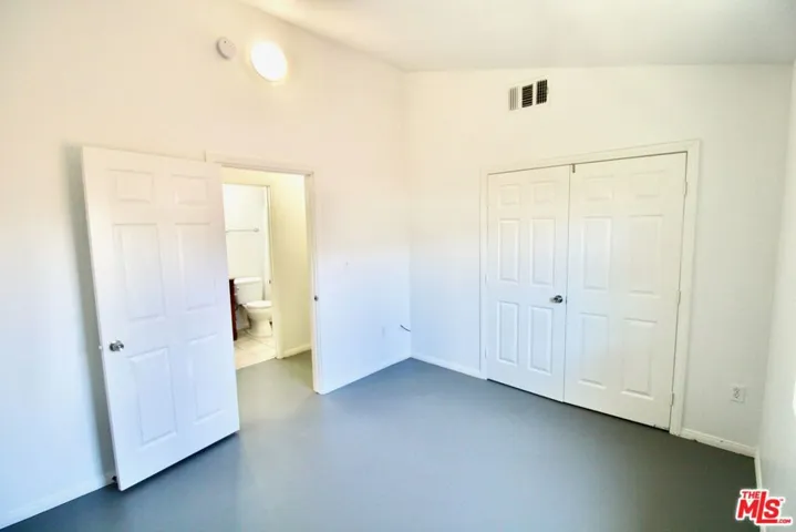 6587 Oasis Avenue B, 29 Palms, California 92277