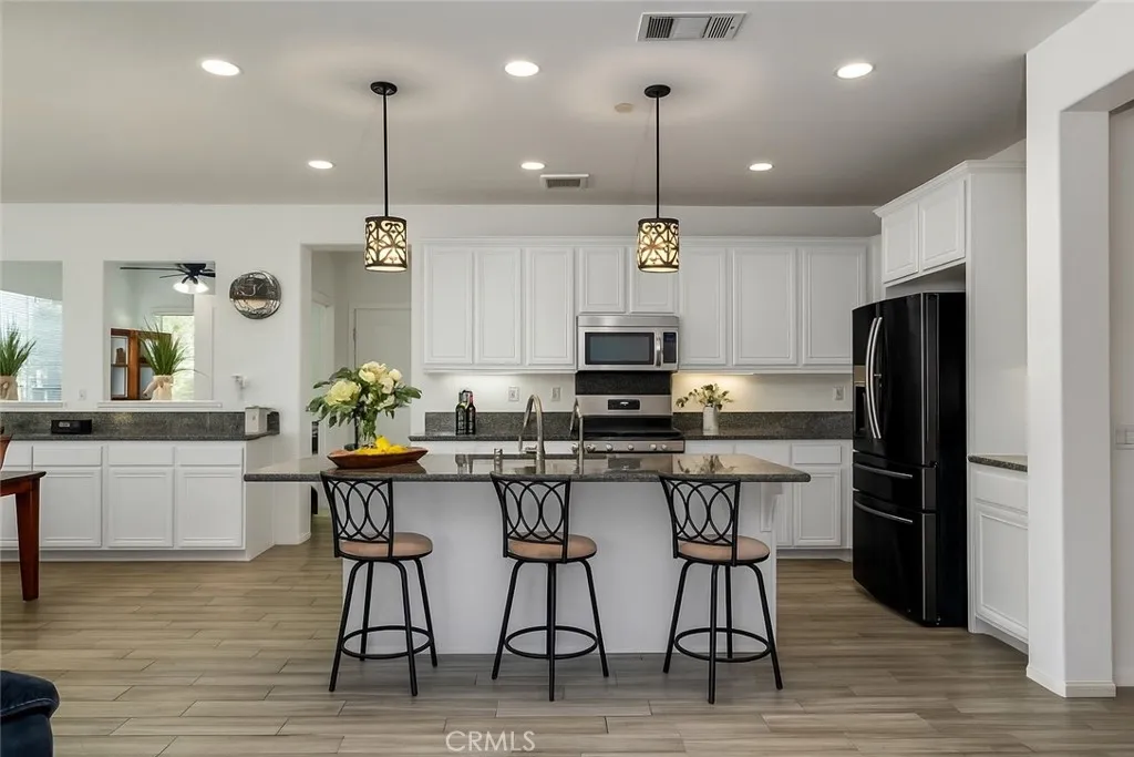 27937 Pleasant Bay Circle, Menifee, California 92585 home-pic-0