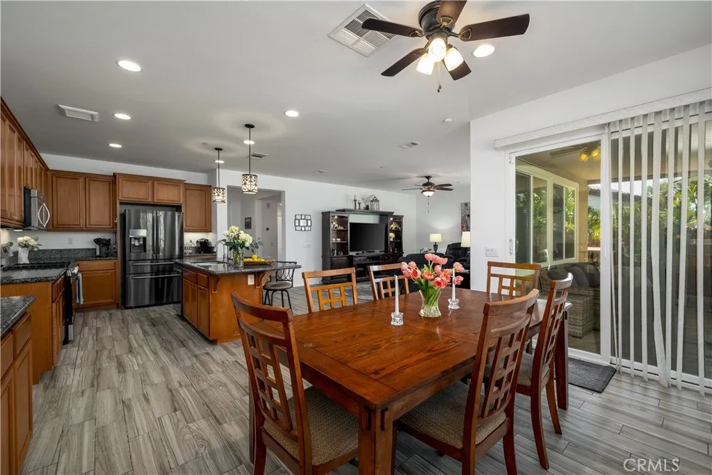 27937 Pleasant Bay Circle, Menifee, California 92585 home-pic-5