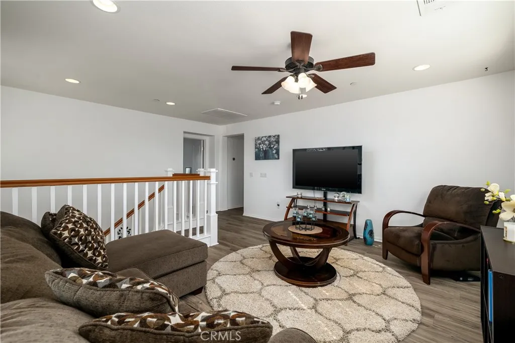 27937 Pleasant Bay Circle, Menifee, California 92585 home-pic-14