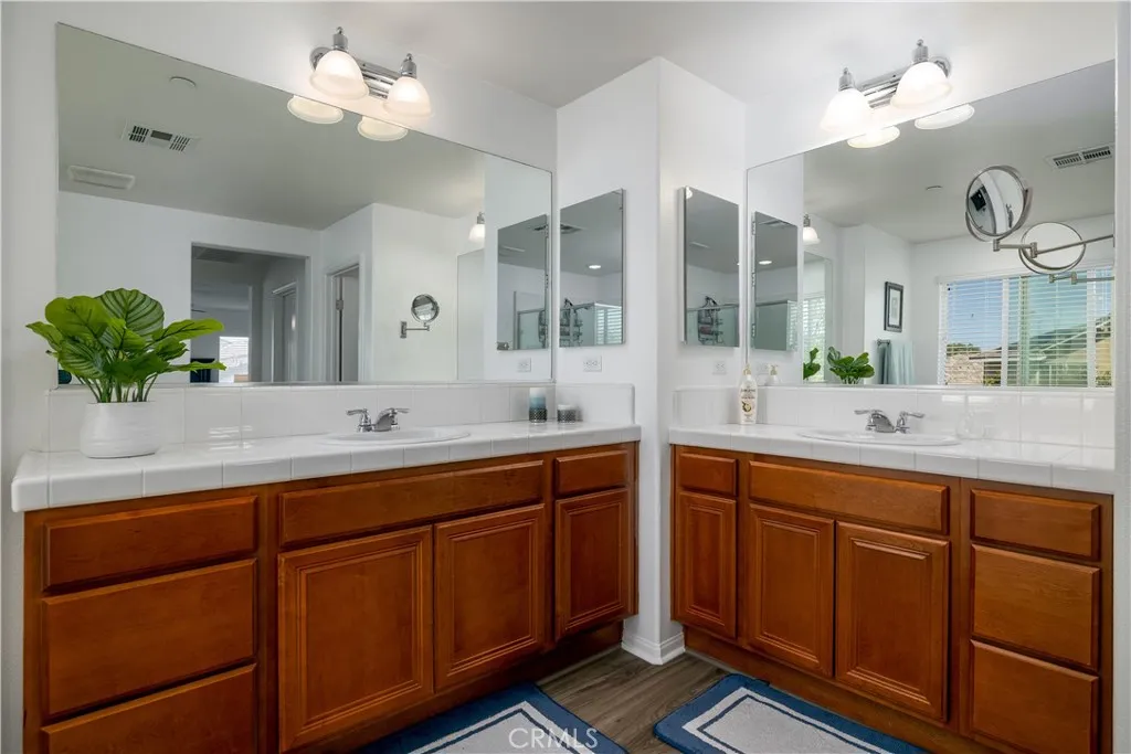 27937 Pleasant Bay Circle, Menifee, California 92585 home-pic-13