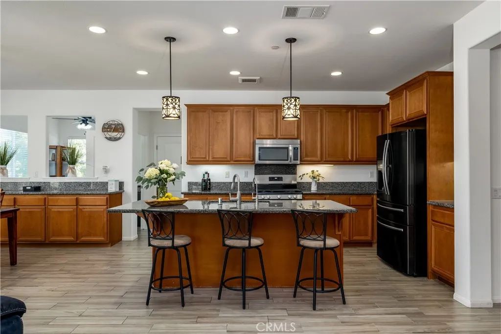 27937 Pleasant Bay Circle, Menifee, California 92585 home-pic-4