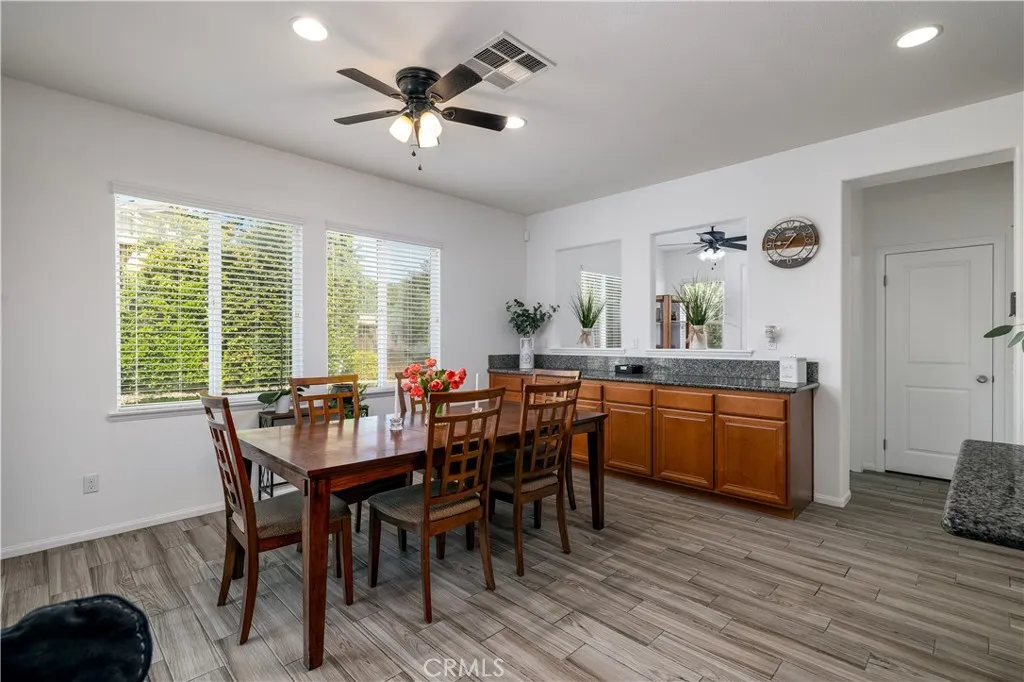 27937 Pleasant Bay Circle, Menifee, California 92585 home-pic-7