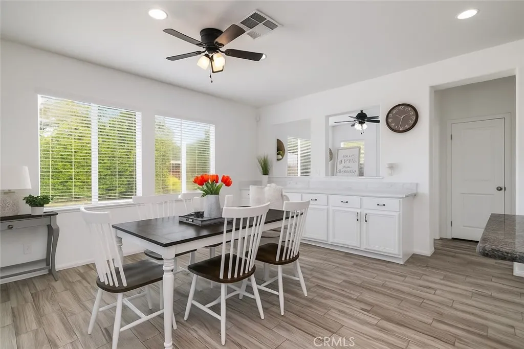 27937 Pleasant Bay Circle, Menifee, California 92585 home-pic-2