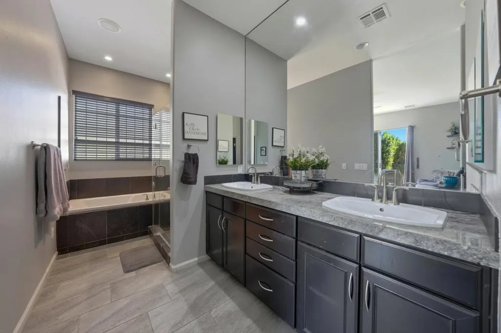 12537 Spruce Street, Desert Hot Springs, California 92240 home-pic-33