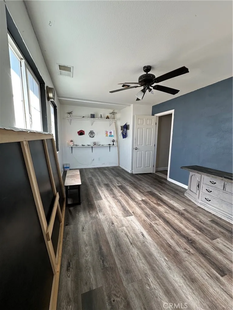 11785 11785 Forest Park Ln, Victorville, California 92392 home-pic-28