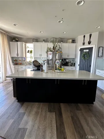 11785 Forest Park Ln, Victorville, California 92392