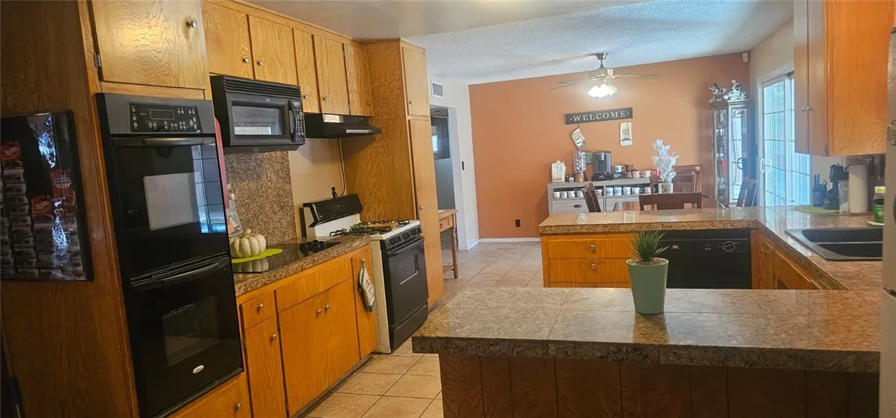 15728 La Paz, Victorville, California 92395 home-pic-12