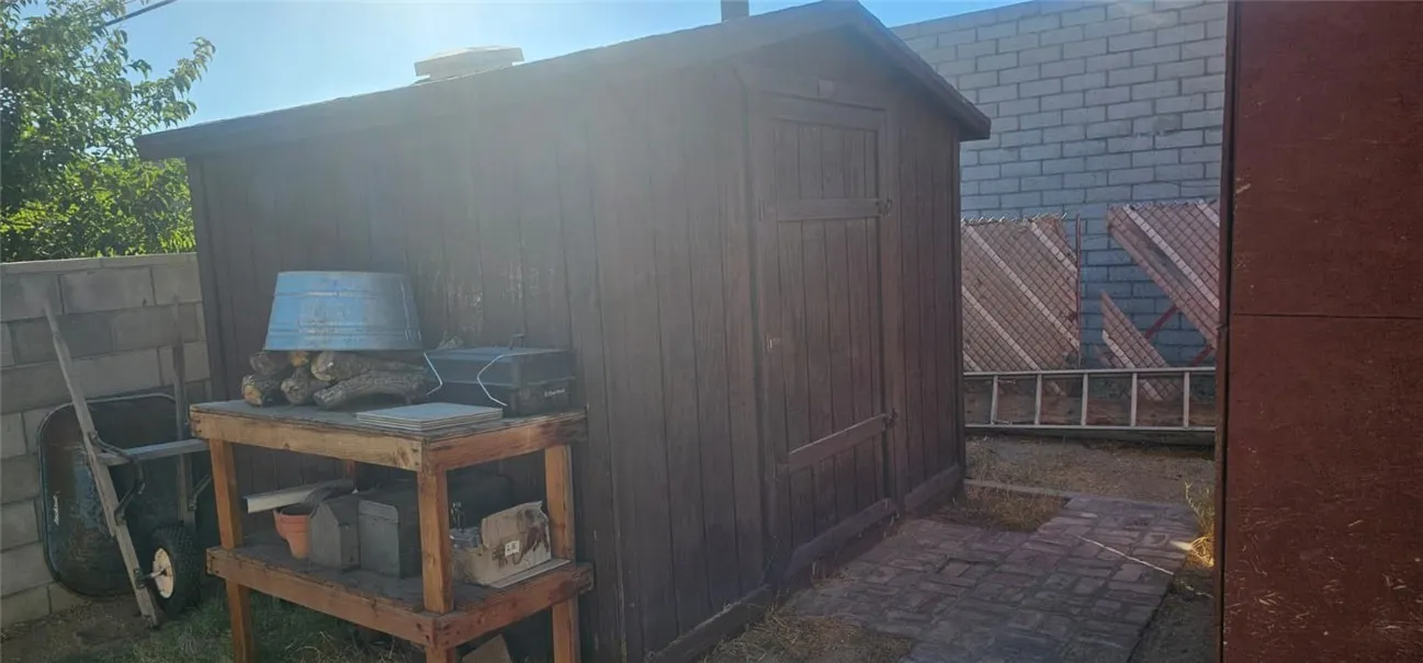 15728 La Paz, Victorville, California 92395 home-pic-27