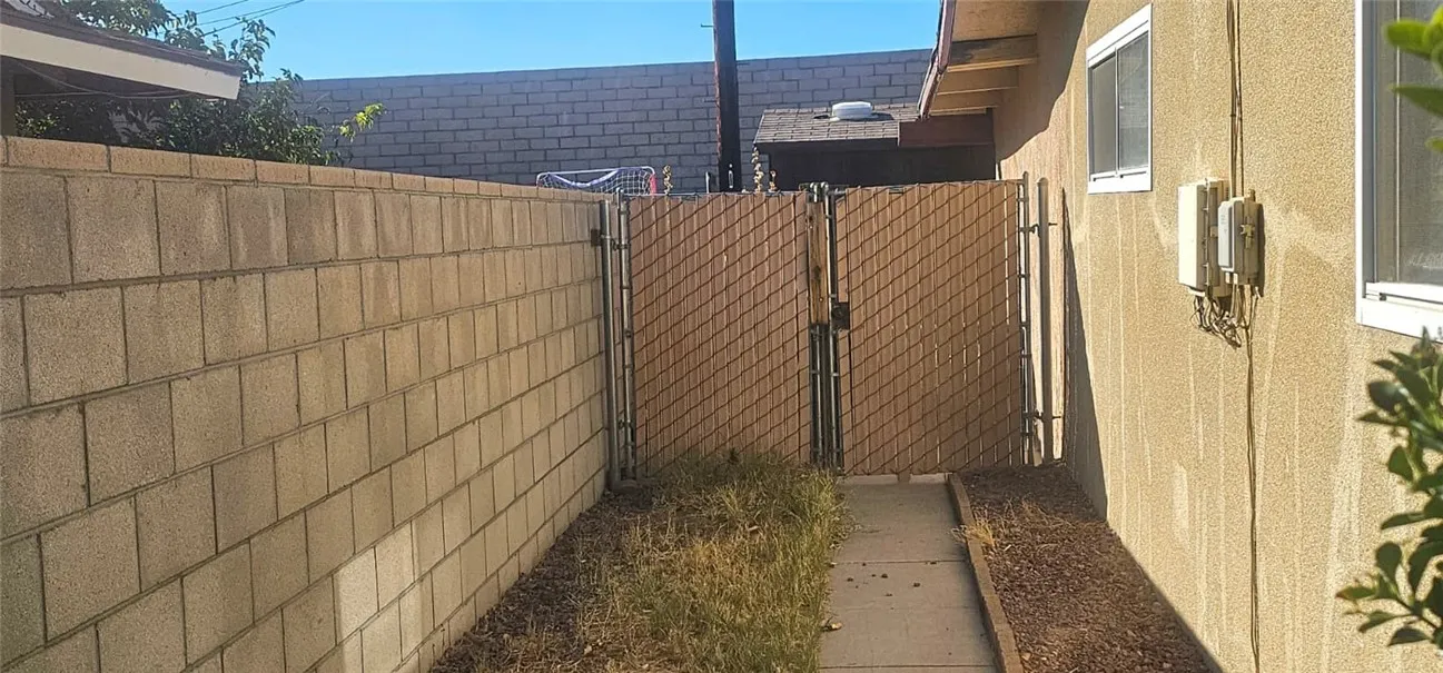 15728 La Paz, Victorville, California 92395 home-pic-28
