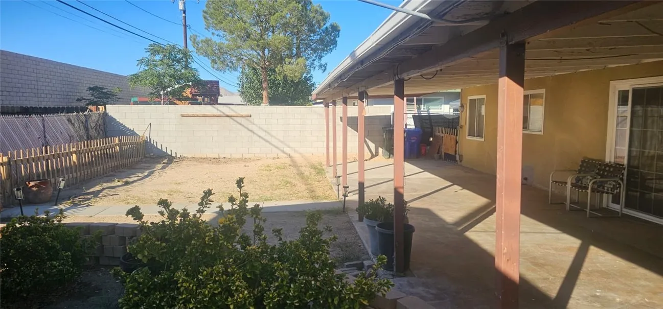 15728 La Paz, Victorville, California 92395 home-pic-23