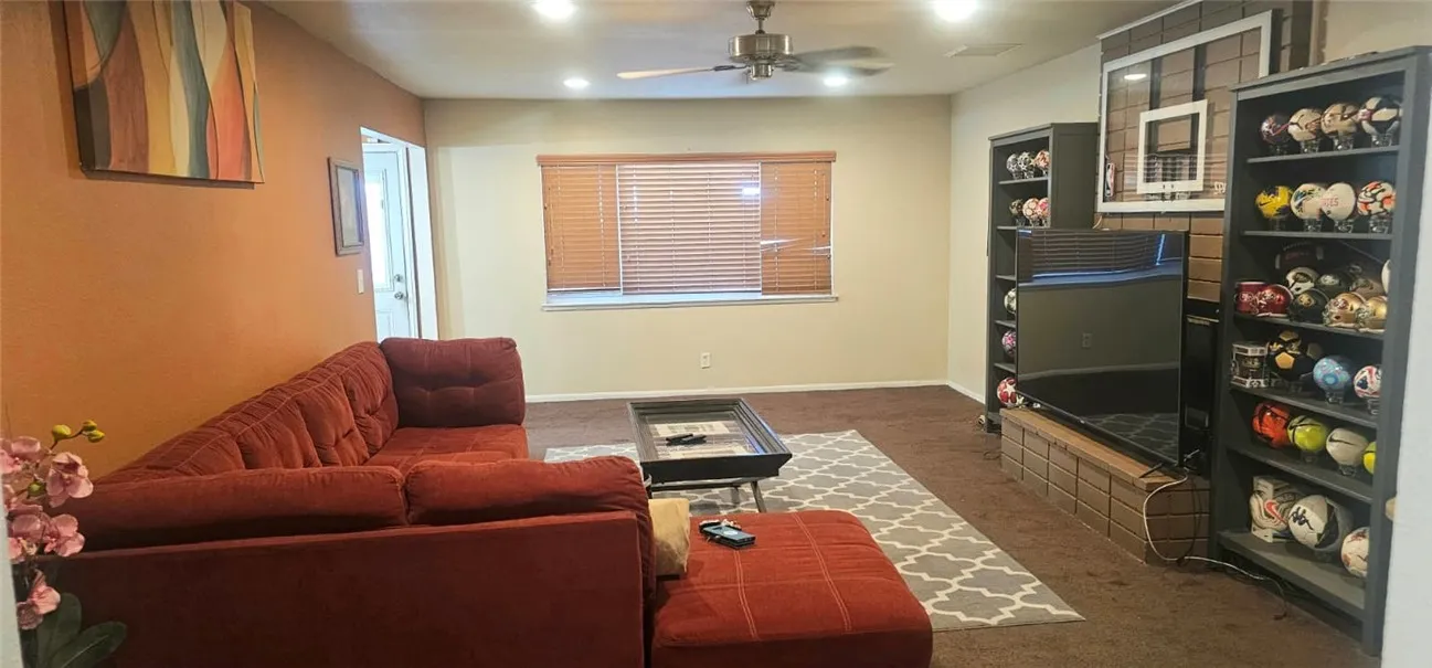 15728 La Paz, Victorville, California 92395 home-pic-6