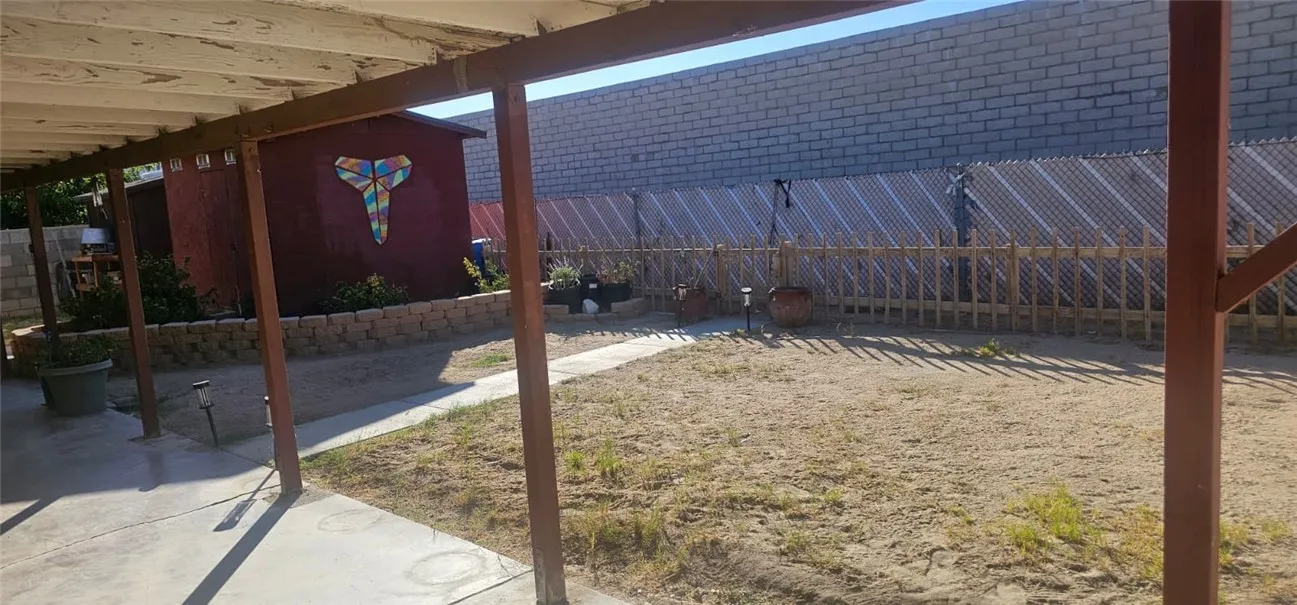 15728 La Paz, Victorville, California 92395 home-pic-26