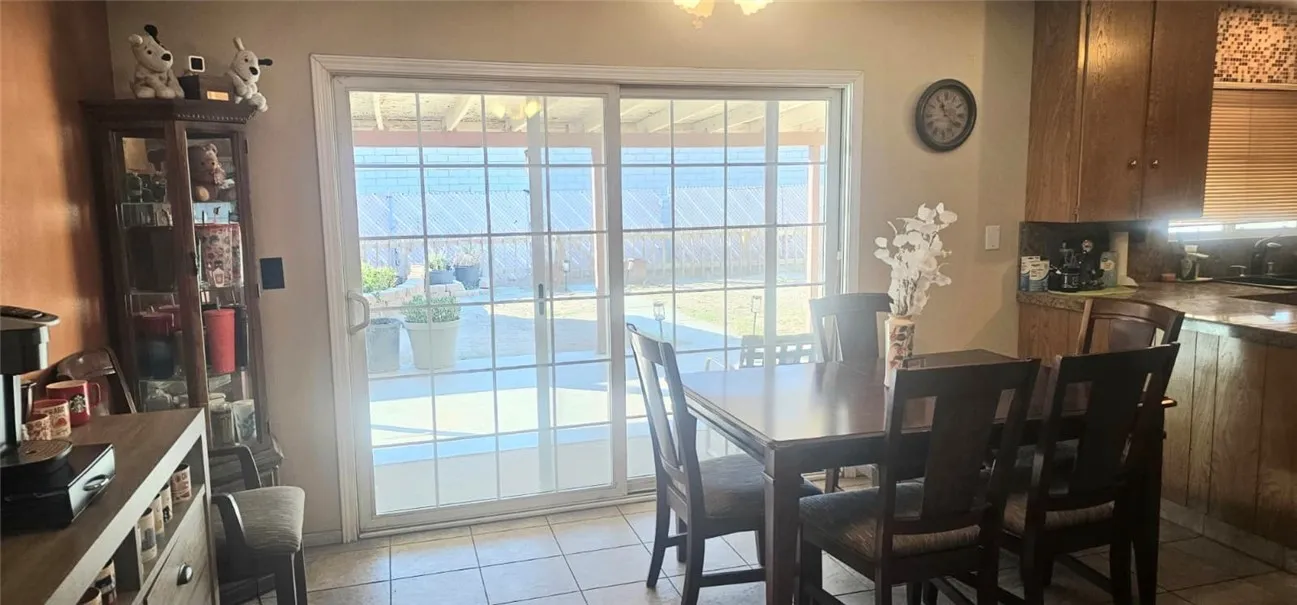 15728 La Paz, Victorville, California 92395 home-pic-14