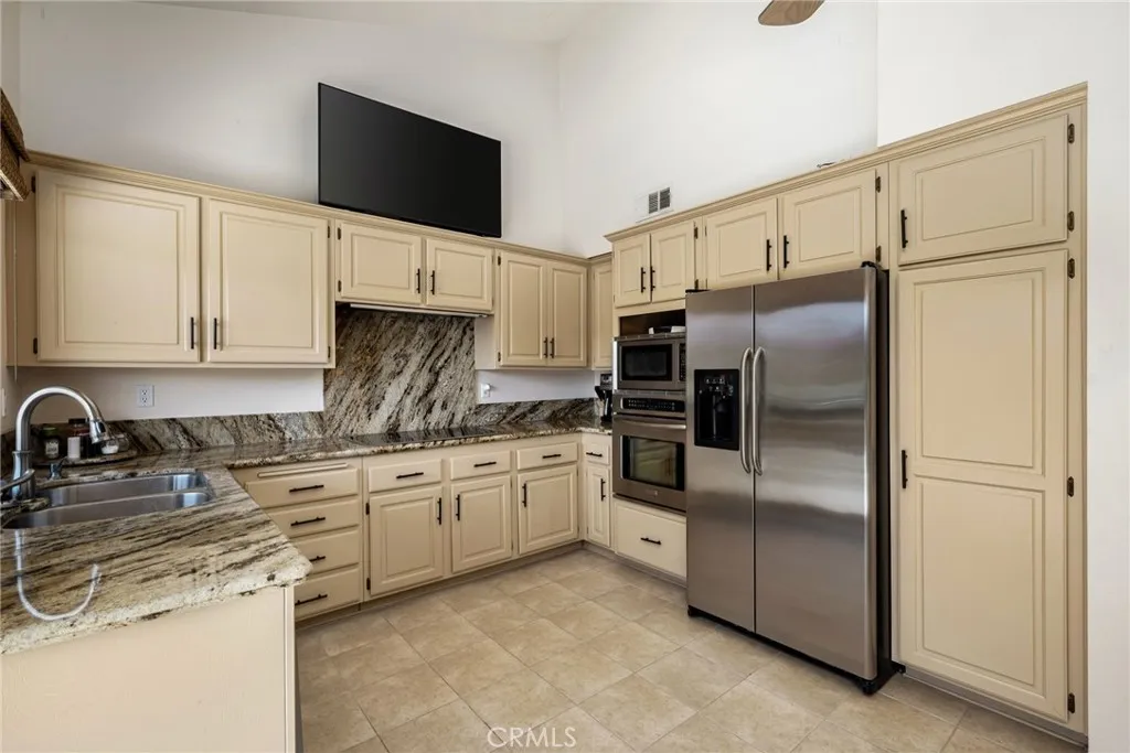 175 Bouquet Canyon Drive, Palm Desert, California 92211 home-pic-11