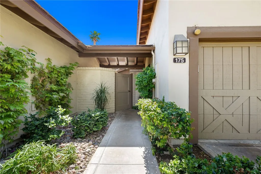 175 Bouquet Canyon Drive, Palm Desert, California 92211 home-pic-4