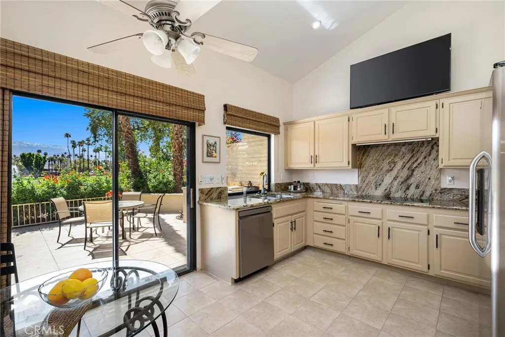 175 Bouquet Canyon Drive, Palm Desert, California 92211 home-pic-3