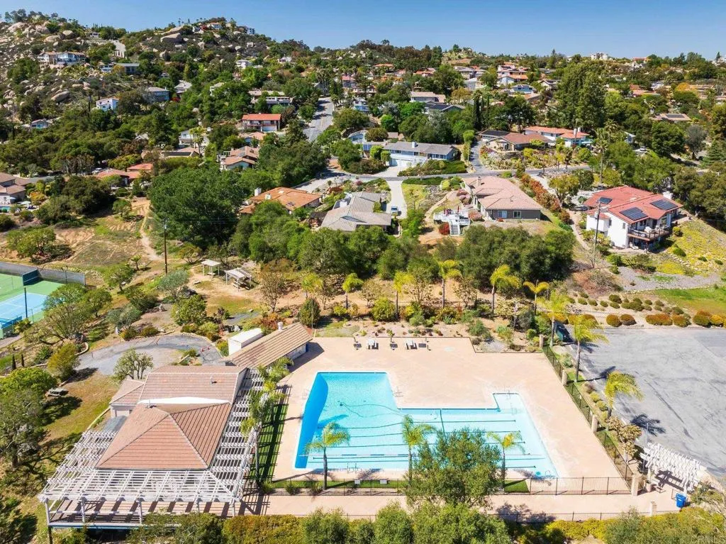 10512 Moon View Way, Escondido, California 92026 home-pic-47