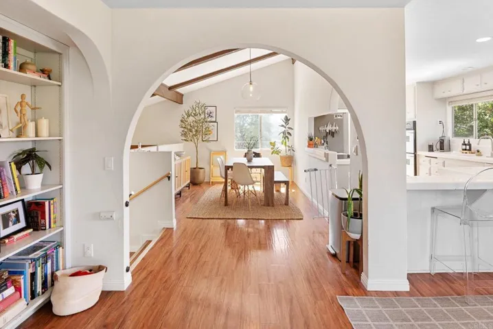 10512 Moon View Way, Escondido, California 92026