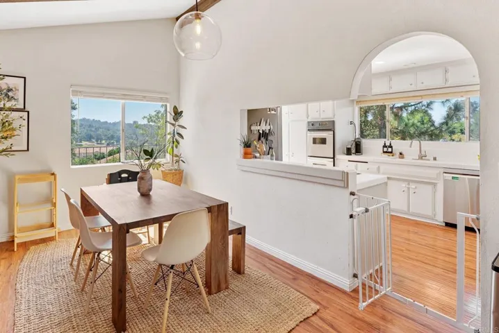 10512 Moon View Way, Escondido, California 92026
