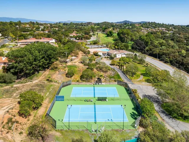10512 Moon View Way, Escondido, California 92026