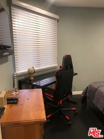 Desk area in 2nd bedroom