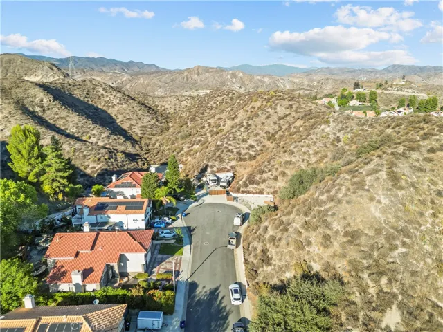 28811 Park Woodland, Saugus, California 91390