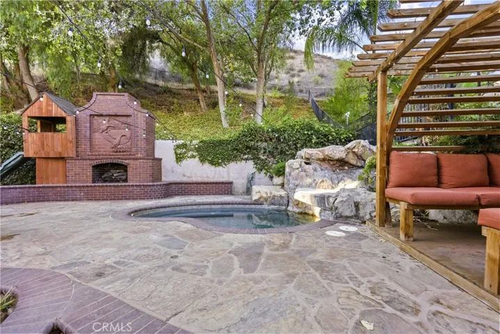 28811 Park Woodland, Saugus, California 91390