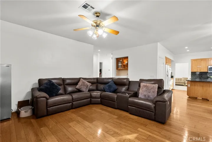 28811 Park Woodland, Saugus, California 91390