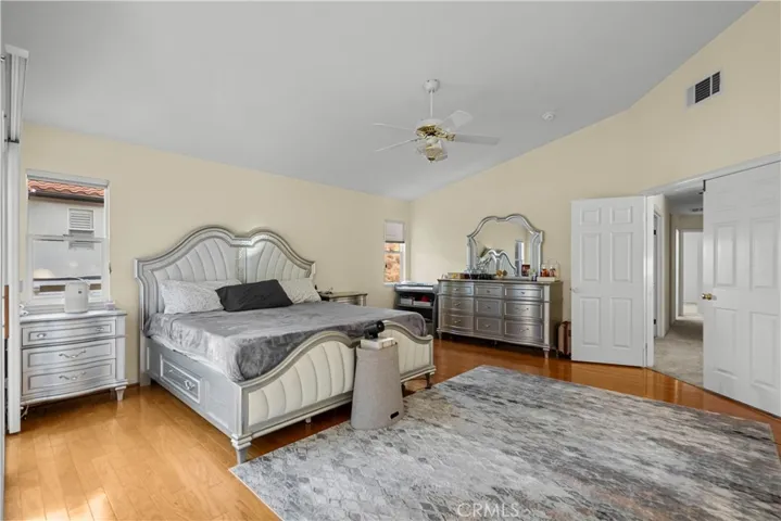 28811 Park Woodland, Saugus, California 91390