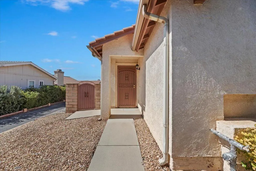 10751 Deerfield Drive, Cherry Valley, California 92223 home-pic-6