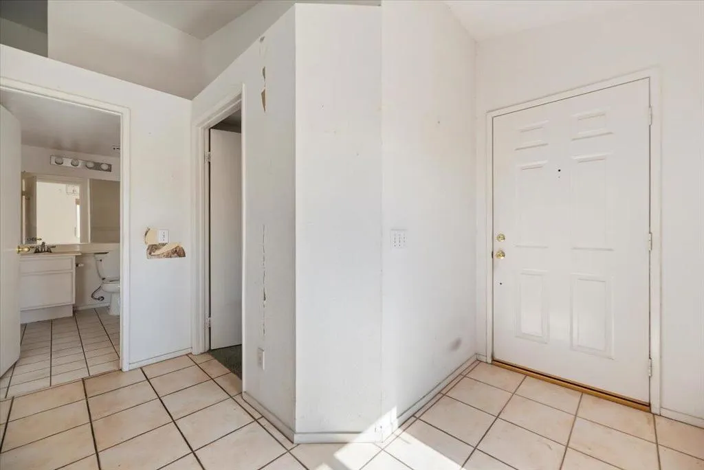 10751 Deerfield Drive, Cherry Valley, California 92223 home-pic-9