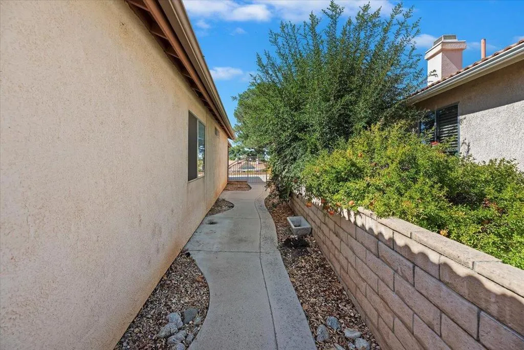 10751 Deerfield Drive, Cherry Valley, California 92223 home-pic-46