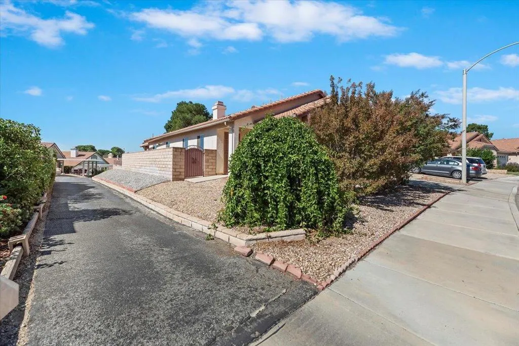 10751 Deerfield Drive, Cherry Valley, California 92223 home-pic-5