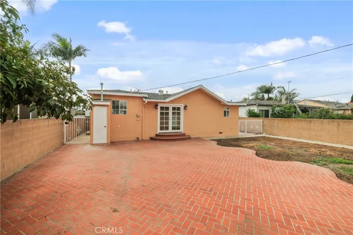 4223 Artesia, Torrance, California 90504